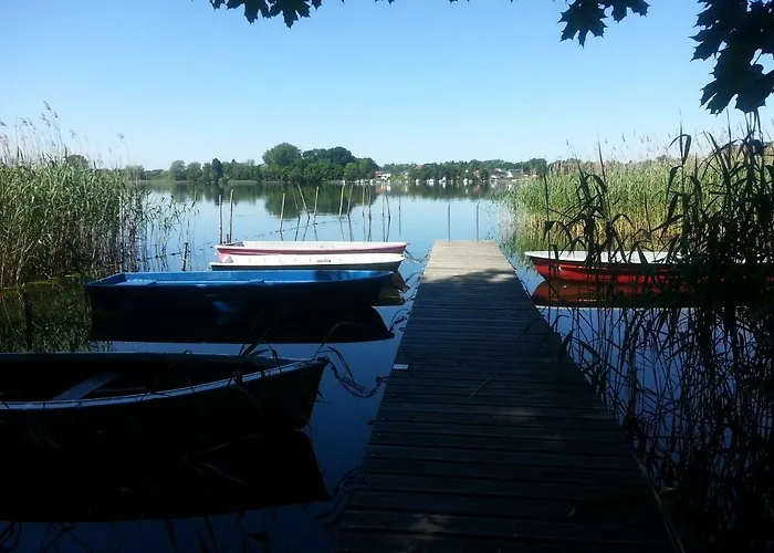 Holzhaus Trollbluemchen Am Wald Und نيوروبين